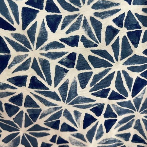 Crown & Ivy Shibori “Caroline” Shorts - Size 8 - Picture 6 of 6